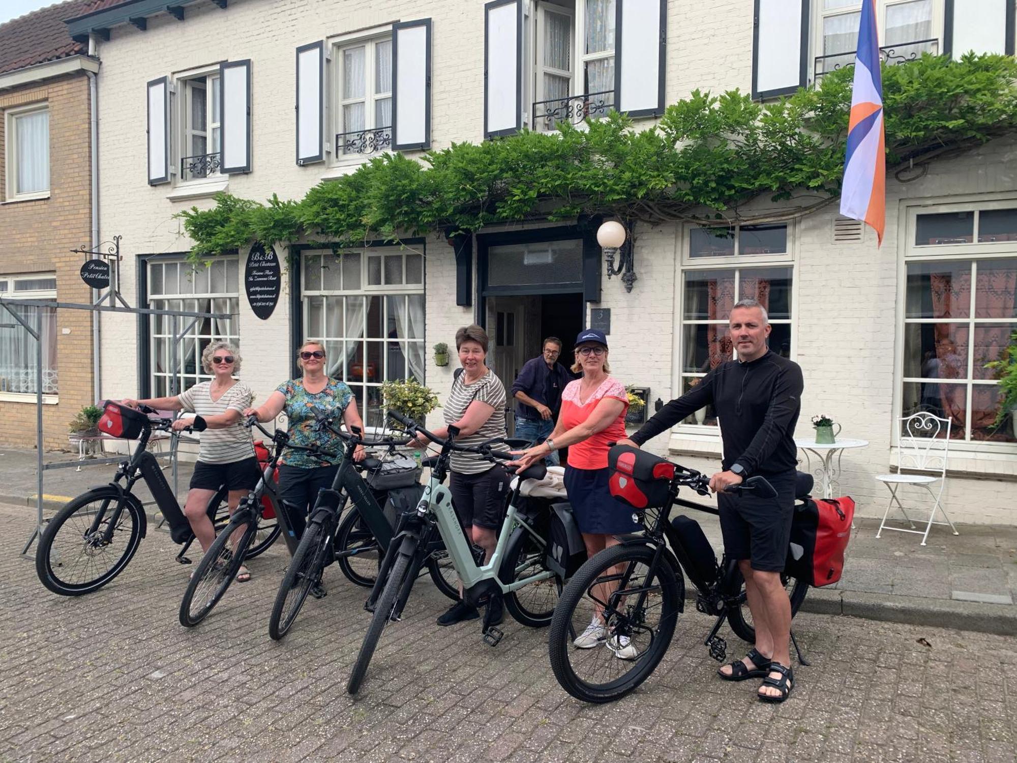 B&B Petit Chateau - Stijlvol Verblijf Centraal Gelegen In Zeeuws Vlaanderen Biervliet Dış mekan fotoğraf